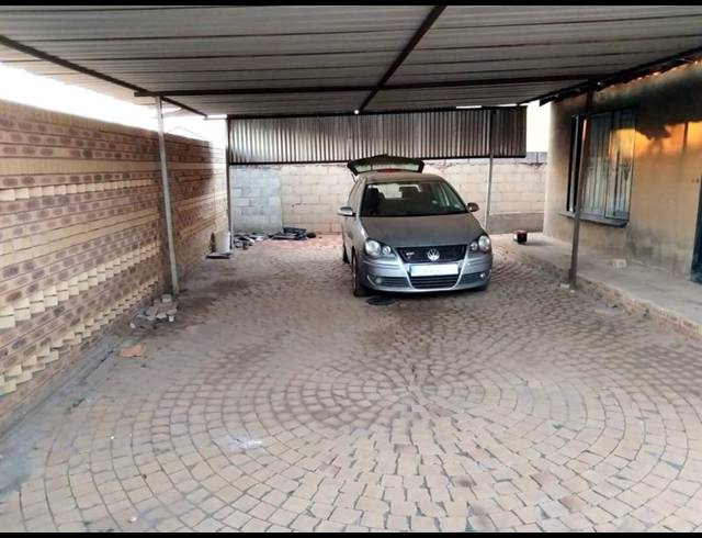 2 BEDROOM HOUSE FOR SALE IN VOSLOORUS